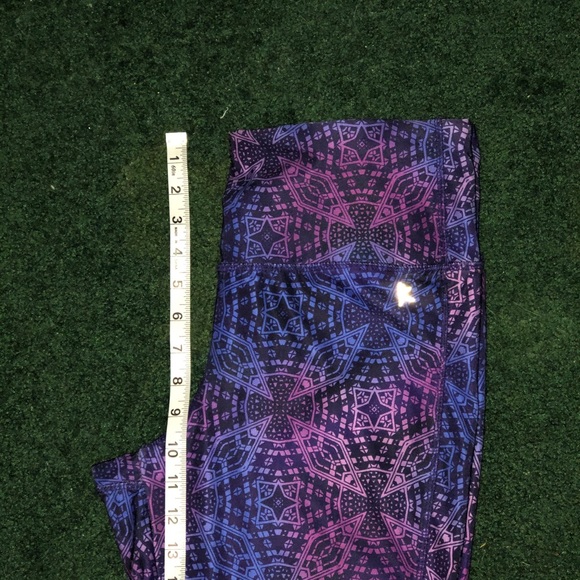 Danskin HIgh Rise Ombré Capris Leggings - Picture 4 of 7